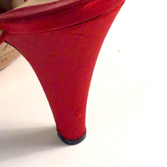 SUPER RARE Ferragamo 1 OF 150 MADE Size 39.5 EU (9.5 US) Red Velvet Satin Heels - Picture 9 of 10
